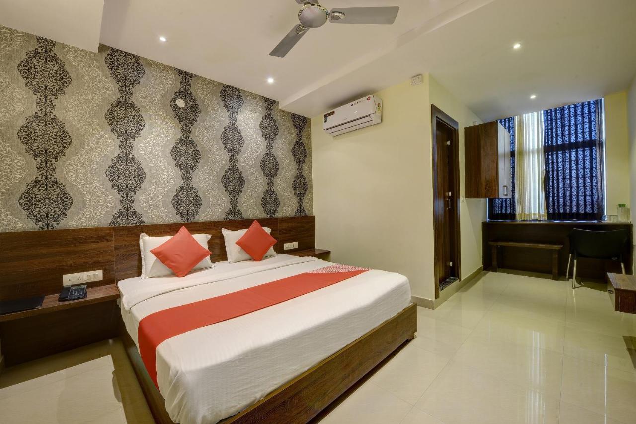 Capital O Hotel Samanvi International Belur  Eksteriør bilde