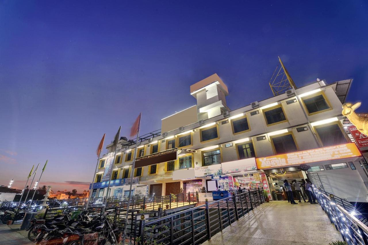 Capital O Hotel Samanvi International Belur  Eksteriør bilde