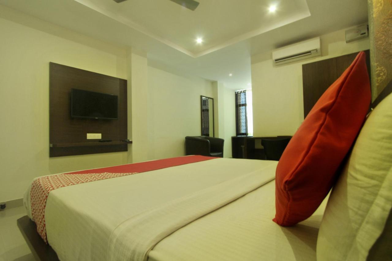 Capital O Hotel Samanvi International Belur  Eksteriør bilde