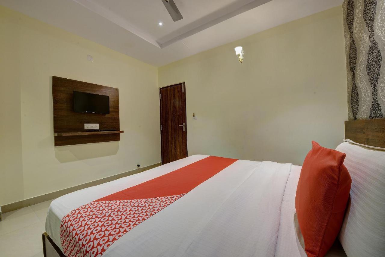 Capital O Hotel Samanvi International Belur  Eksteriør bilde