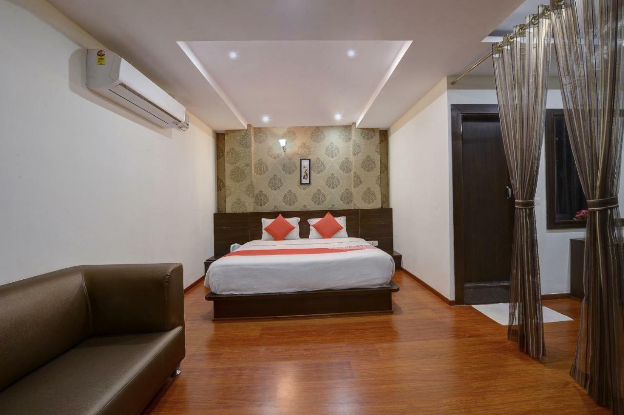 Capital O Hotel Samanvi International Belur  Eksteriør bilde