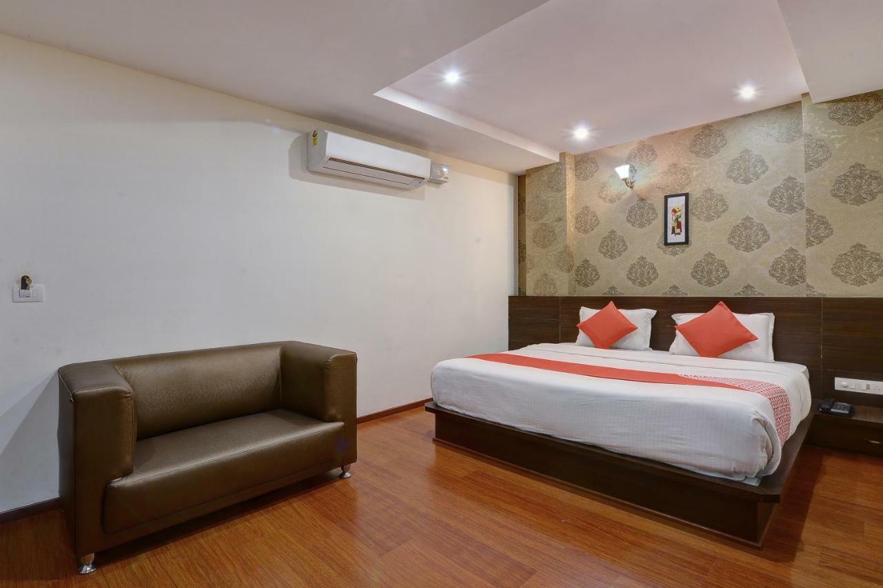 Capital O Hotel Samanvi International Belur  Eksteriør bilde