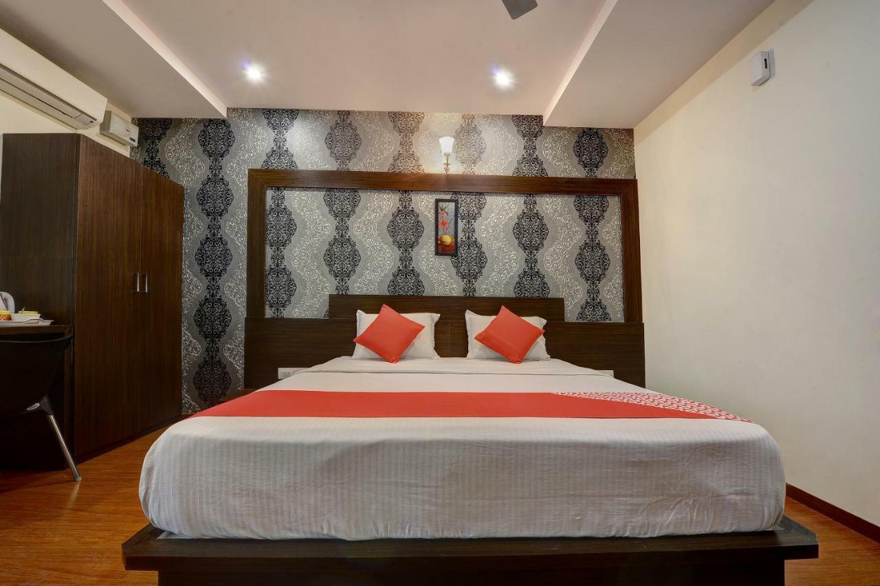 Capital O Hotel Samanvi International Belur  Eksteriør bilde